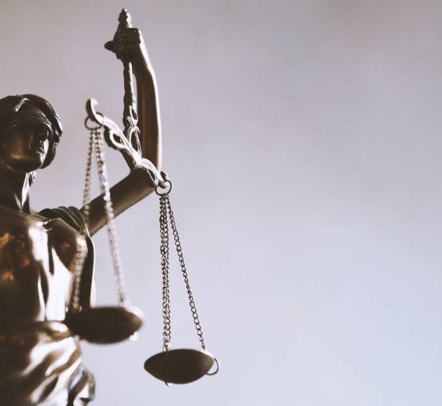 lady-justice-or-justitia-statue-with-blindfold-and-scales-is-a-symbol-for-law-and-legal-concepts-
